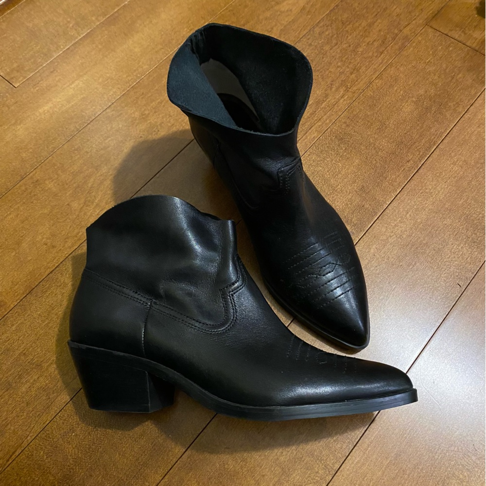 Black Leather Western Booties/Ankle Boots